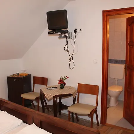 宾馆 哨兵宾馆 *